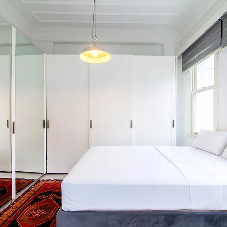 Mesmerizing Flat With Bosphorus View In Sariyer Apartment